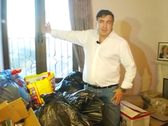Саакашвили перевезет семью в квартиру собственной бабушки