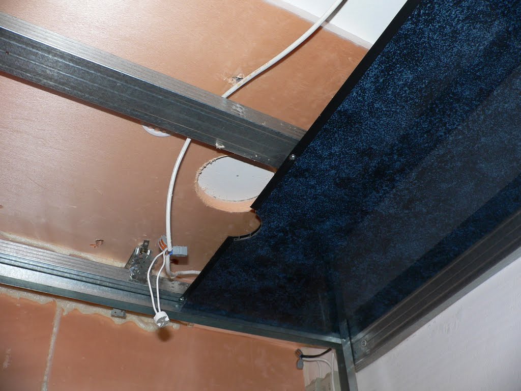 Пластиковый потолок в ванной: пошаговая инструкция с картинками  - тонкости выбора