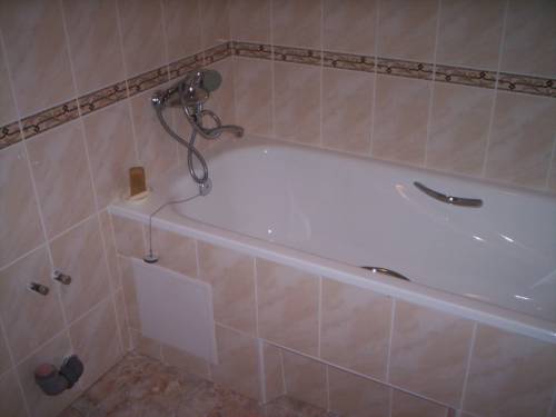 Чем отделать стены в ванной: классические и современные материалы  - отзывы и рекомендации