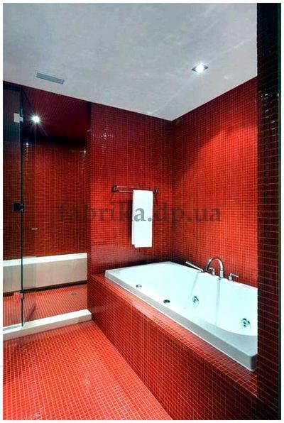 Ванная комната красного цвета  - руководство к действию