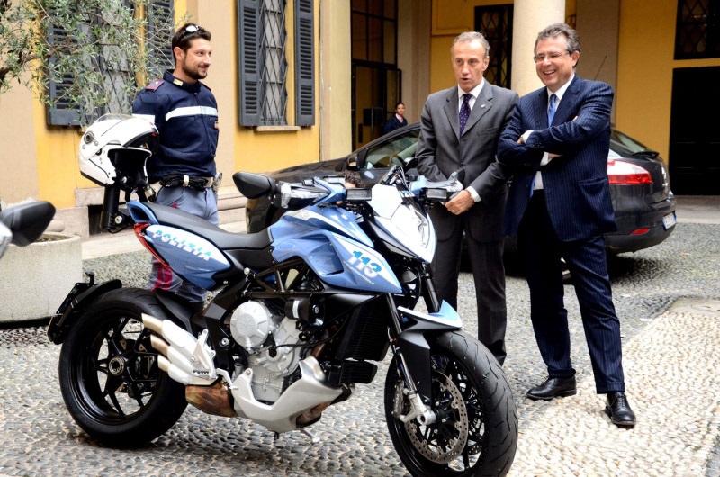 Миланская полиция получила 2 полицейских мотоцикла MV Agusta Rivale 800