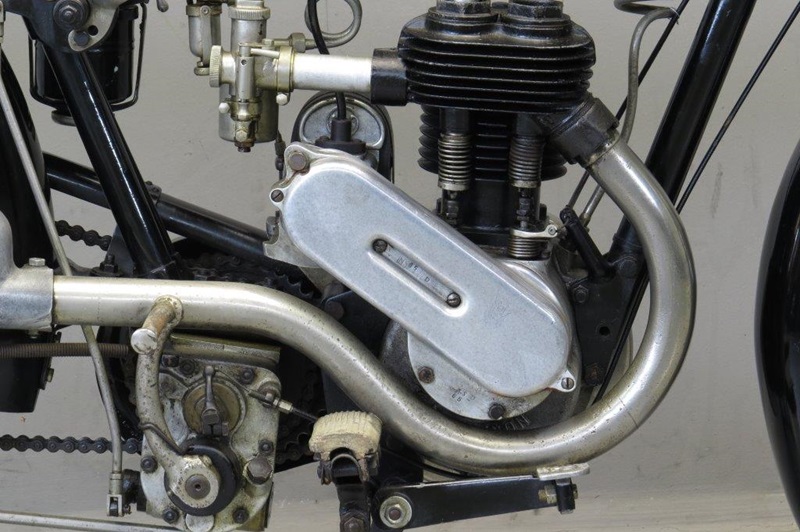 Старинный мотоцикл Beardmore Precision 1923
