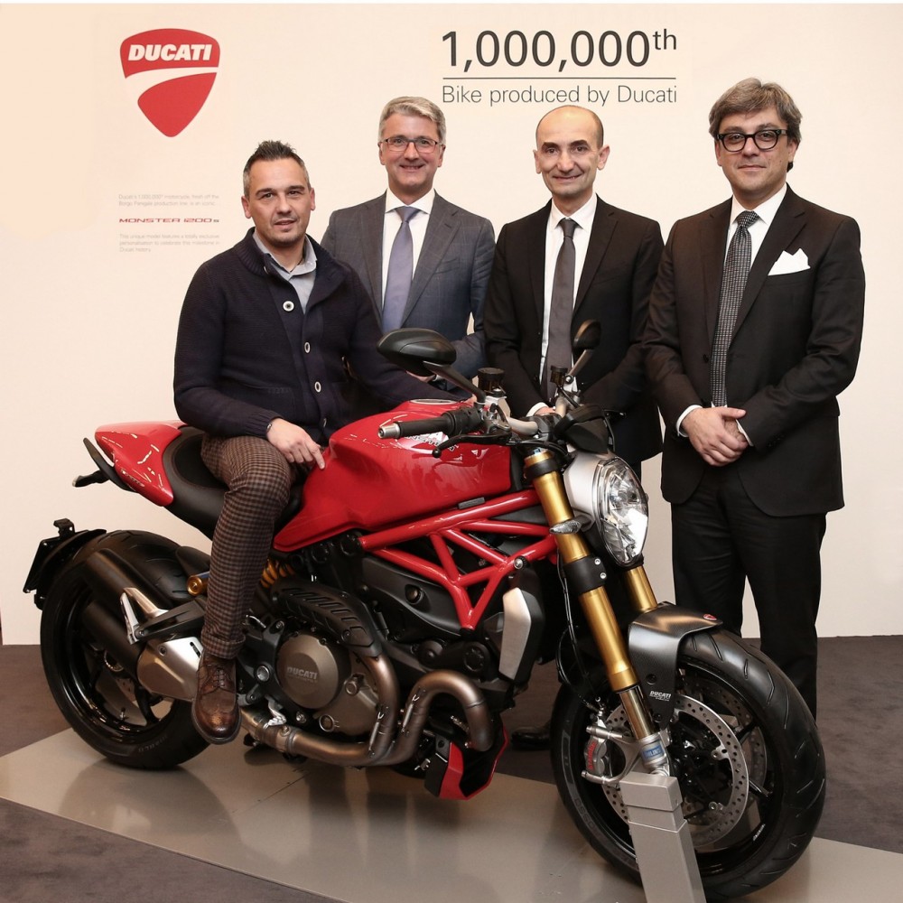 Миллионный мотоцикл Ducati Monster 1200S