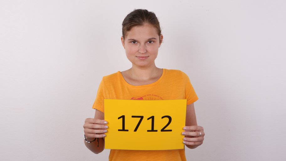 [CzechCasting.com / Czechav.com] Pavlina (Casting for Pavlina / 1712 / 06.01.2015) [Amateur, Casting, Talking, Teen, Posing, Oil, 720p, HDRip]