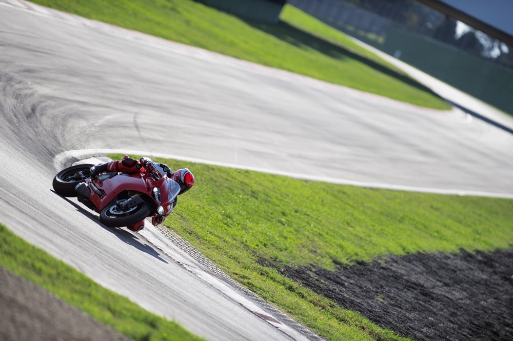 Супербайк Ducati 1299 Panigale установил новый рекорд трассы Муджелло (1’55”3)