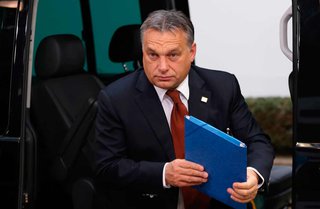 Премьер Венгрии партнерству с США предпочел отношения с Россией