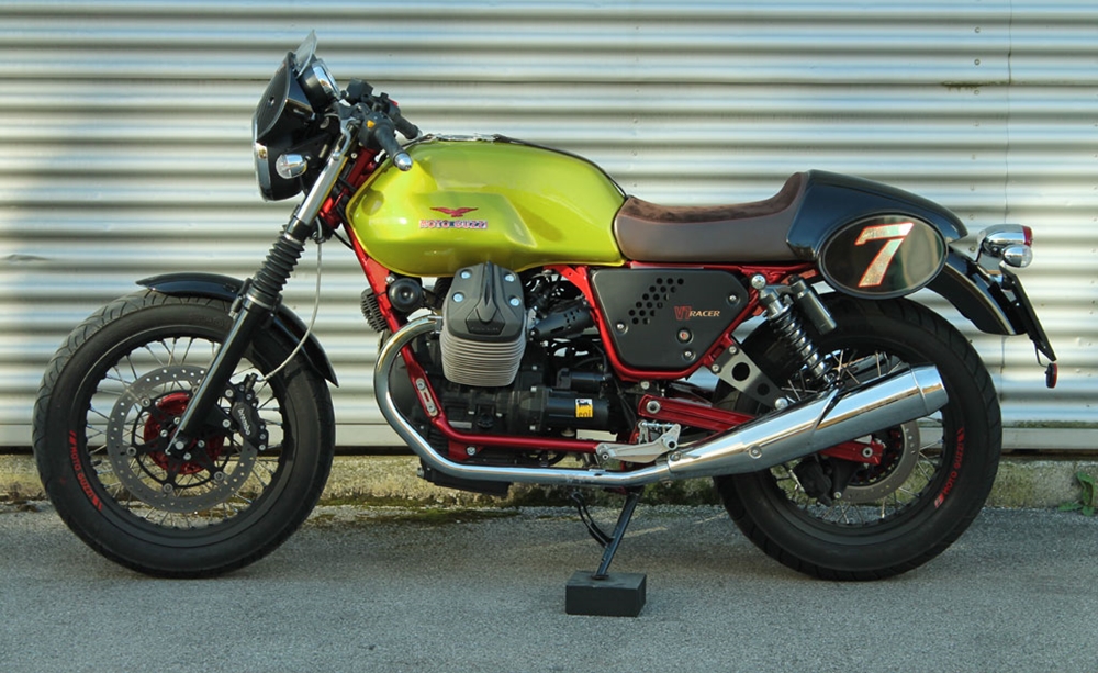 Новый мотоцикл Moto Guzzi V7 Racer Verde Legnano 2015